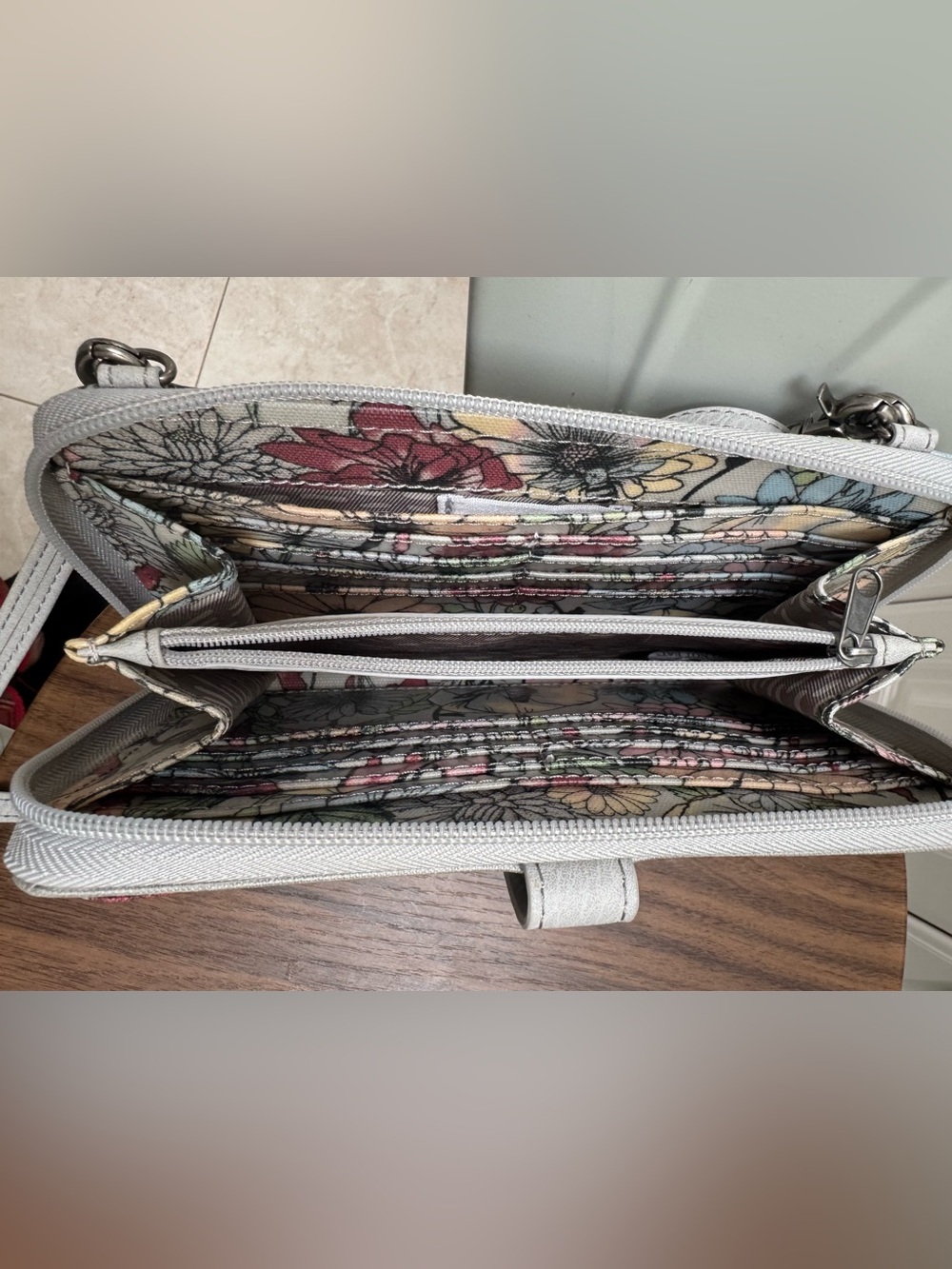 Sakroots Floral Print Crossbody Wallet/Wristlet - Picture 14 of 15